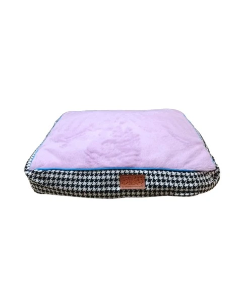 [25955] CAMA RECTANGULAR FUNDA VIOLETA NEGRA Y BLANCA S 45X37X9CM