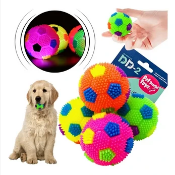 [25590] PELOTA FUTBOL CHICA 7,5CM LUZ CHIFLE