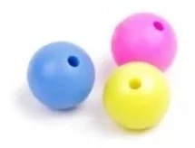 PELOTA MACIZA CON AGUJERO MEDIANA 6CM PP